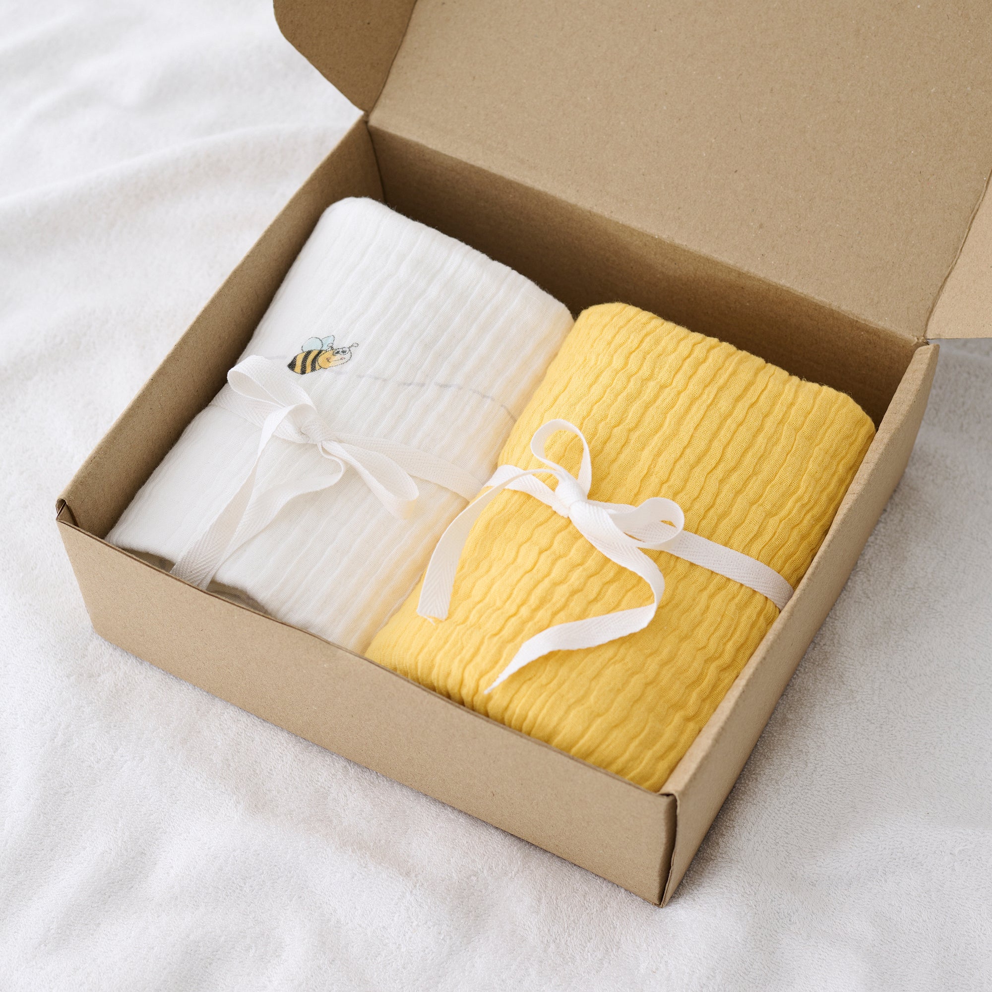 Bee-Loved Baby bath towel - set of 2