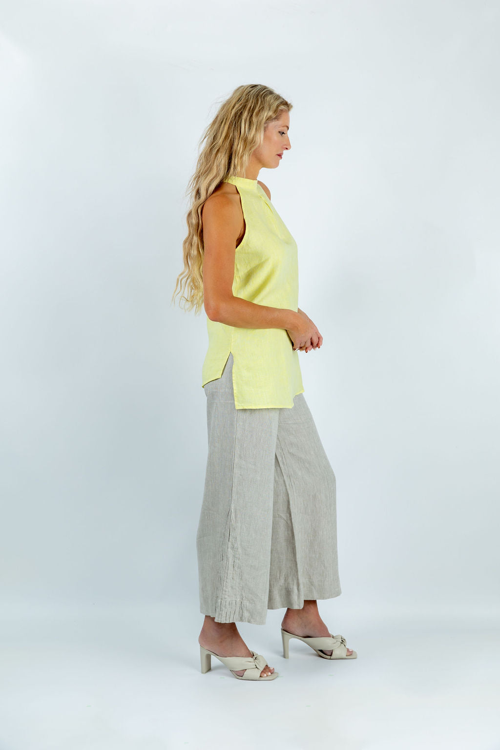 Ripple Wide-leg Pant in Taupe