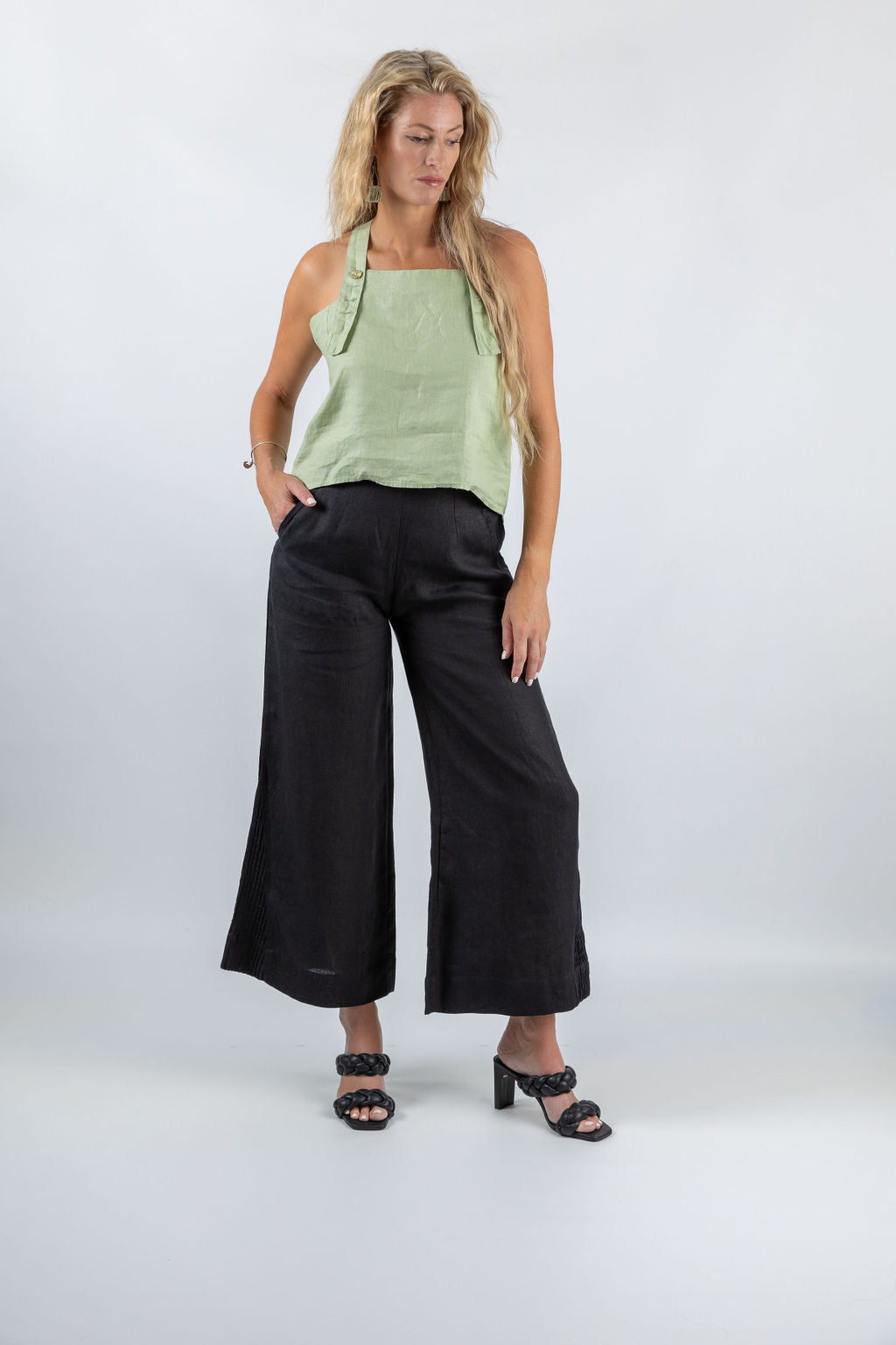 Ripple Wide-leg Pant in Black