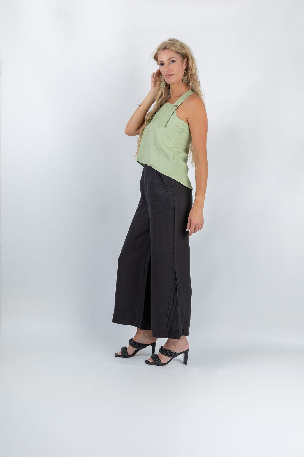 Ripple Wide-leg Pant in Black