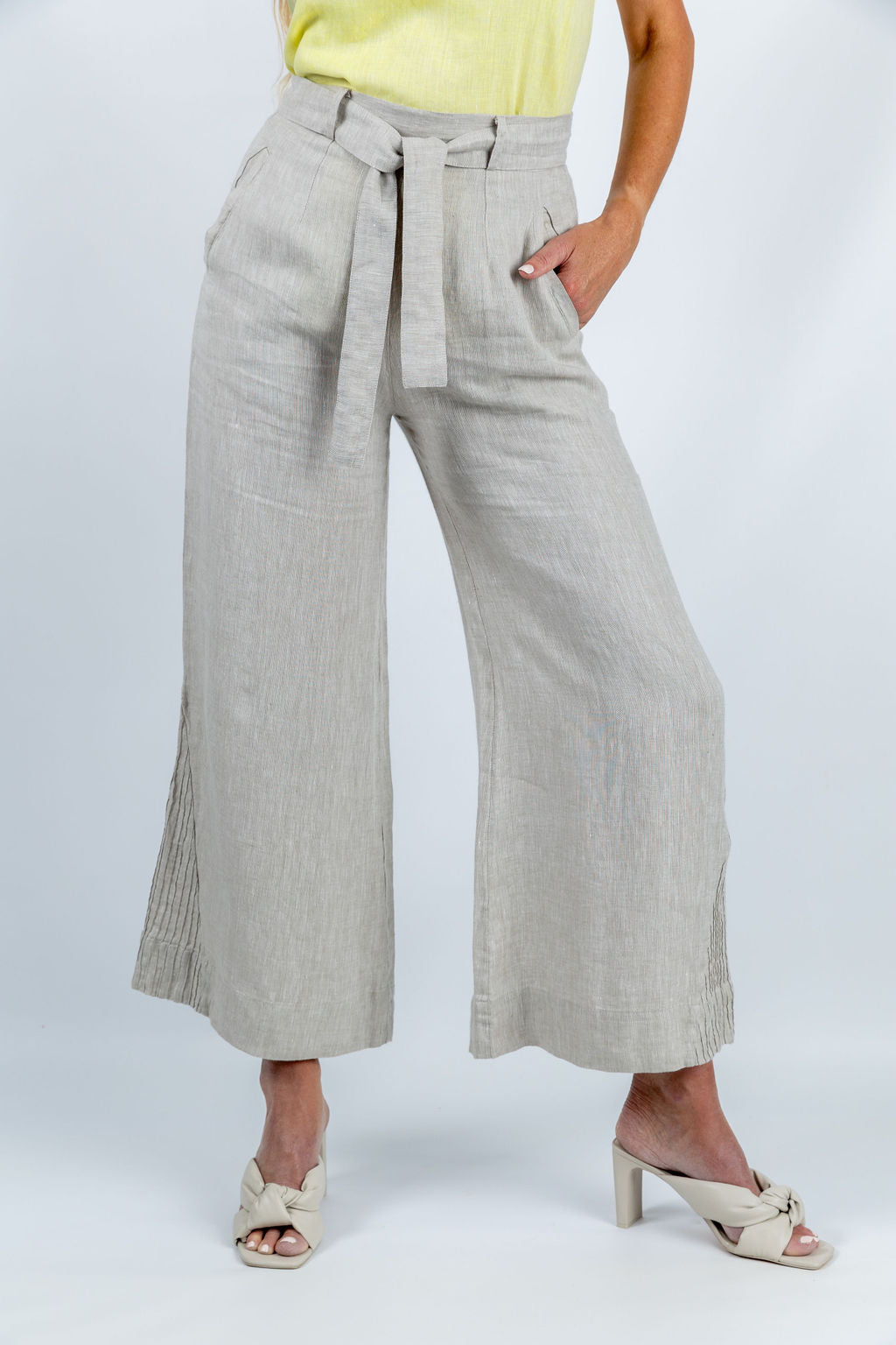 Ripple Wide-leg Pant in Taupe