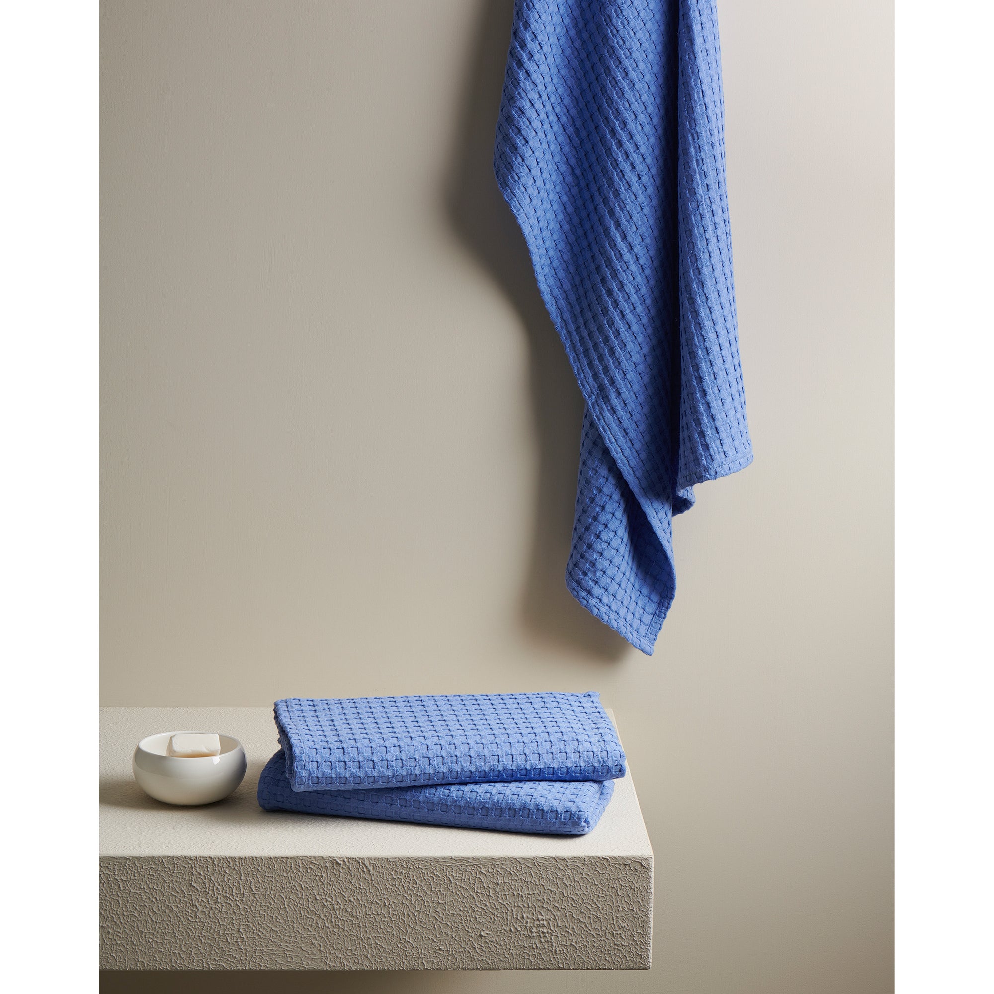 Azure textured waffle bath towel - XL